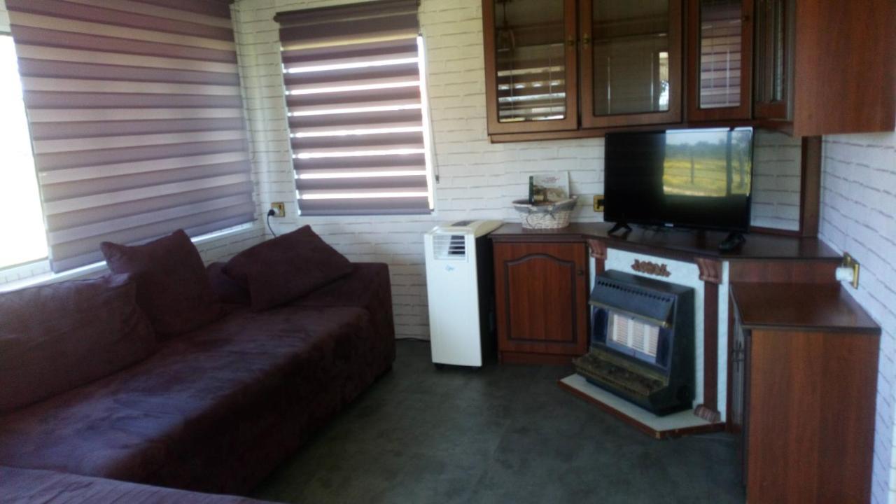 Mobil Home Vintage A La Ferme Des Buttons Rosnay  Buitenkant foto
